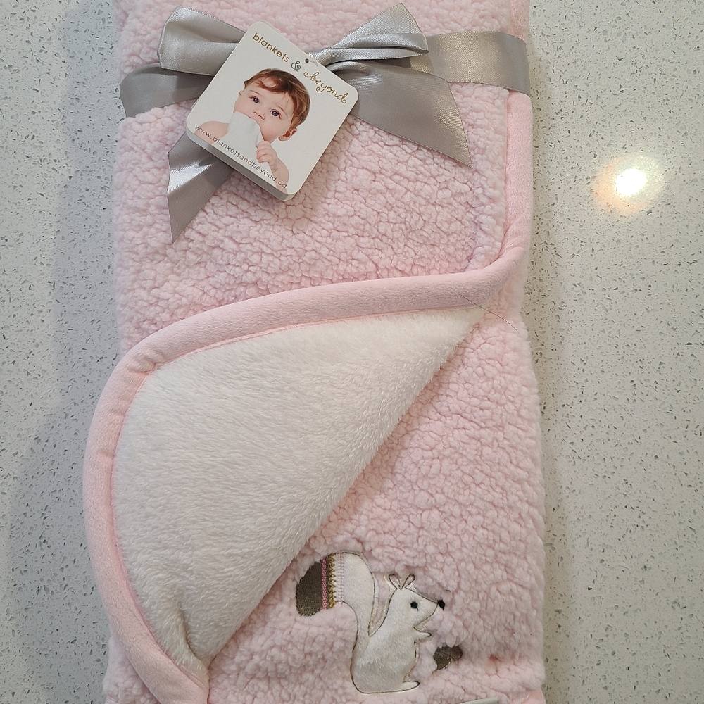 New Blankets and Beyond pink fuzzy blanket
